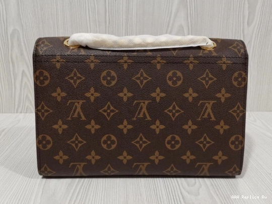 AAA Replica Ru Vuitton Louis VICTOIRE 0808
